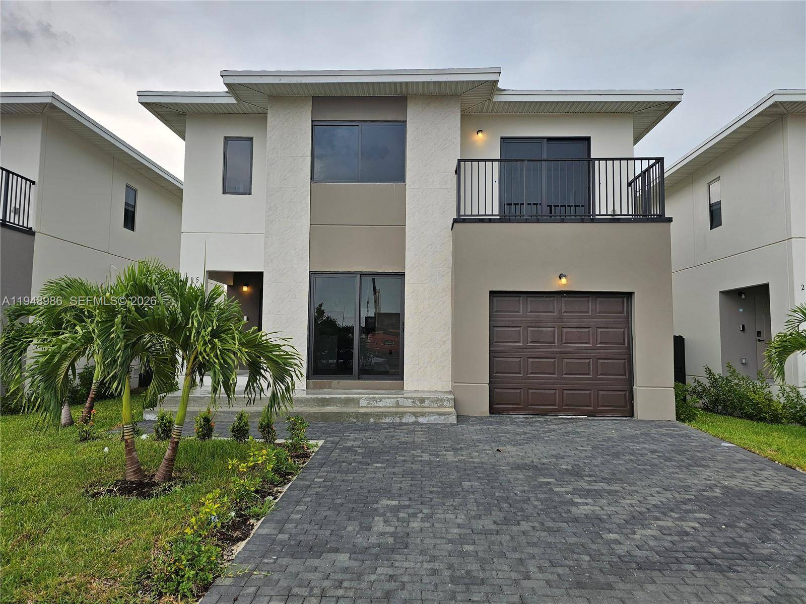 215 NW 13th PlFlorida City - picture