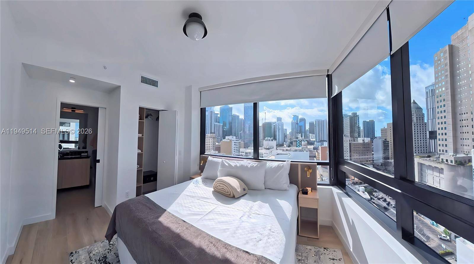 225 N Miami AveMiami - Condo/Co-Op/Seasonal,Condo condo unit 1812 - picture