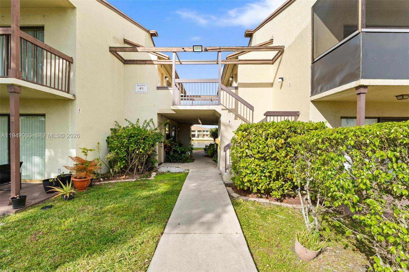 475 NW 210th StMiami Gardens - Villa Condo,Condo condo unit 201 - picture