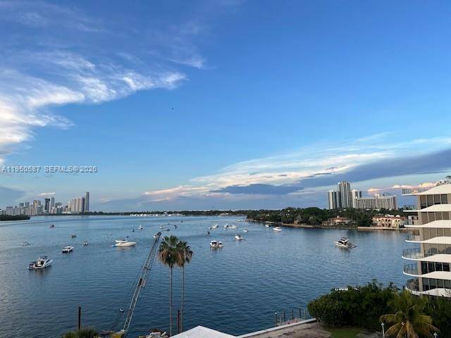 10350 W Bay Harbor DrBay Harbor Islands - Co-Op 5+ Stories,Condo condo unit 8F - picture