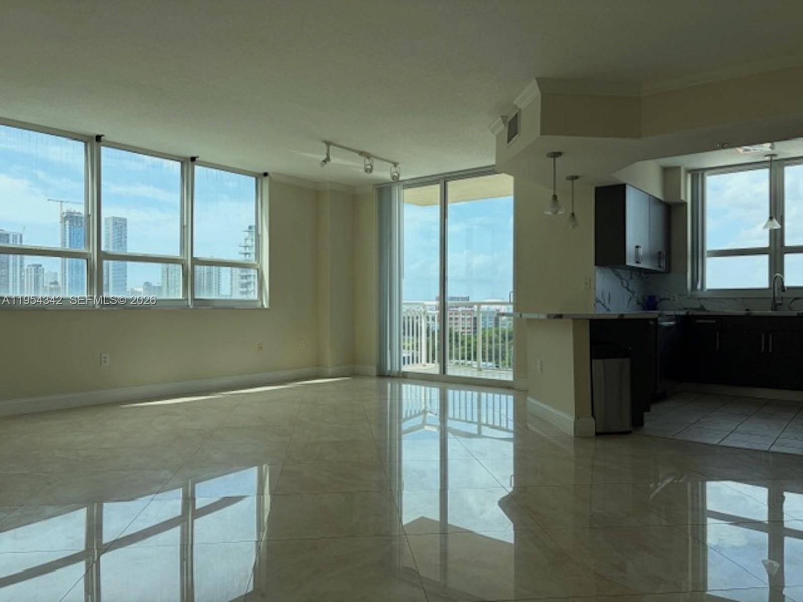 2000 N Bayshore DrMiami - Condo 5+ Stories,Condo condo unit 1402 - picture