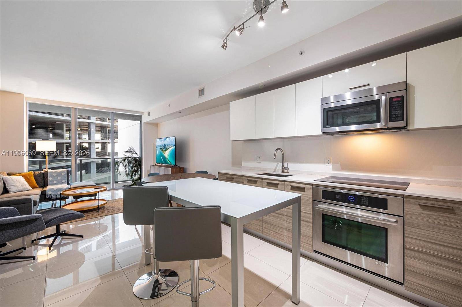 1300 Brickell Bay DrMiami - Condo/Co-Op/Annual,Apartment condo unit 700 - picture