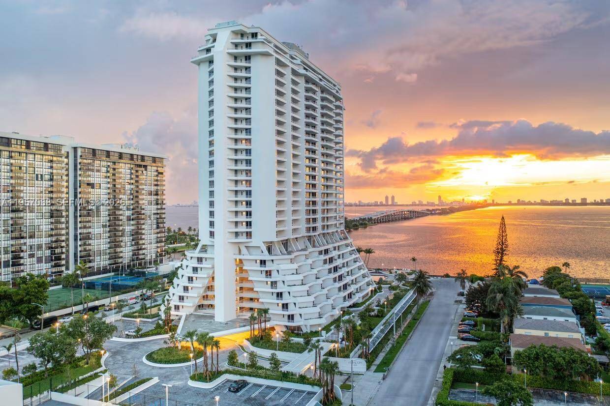555 NE 34th StMiami - Apartments-Annual,Apartment condo unit 2410 - picture