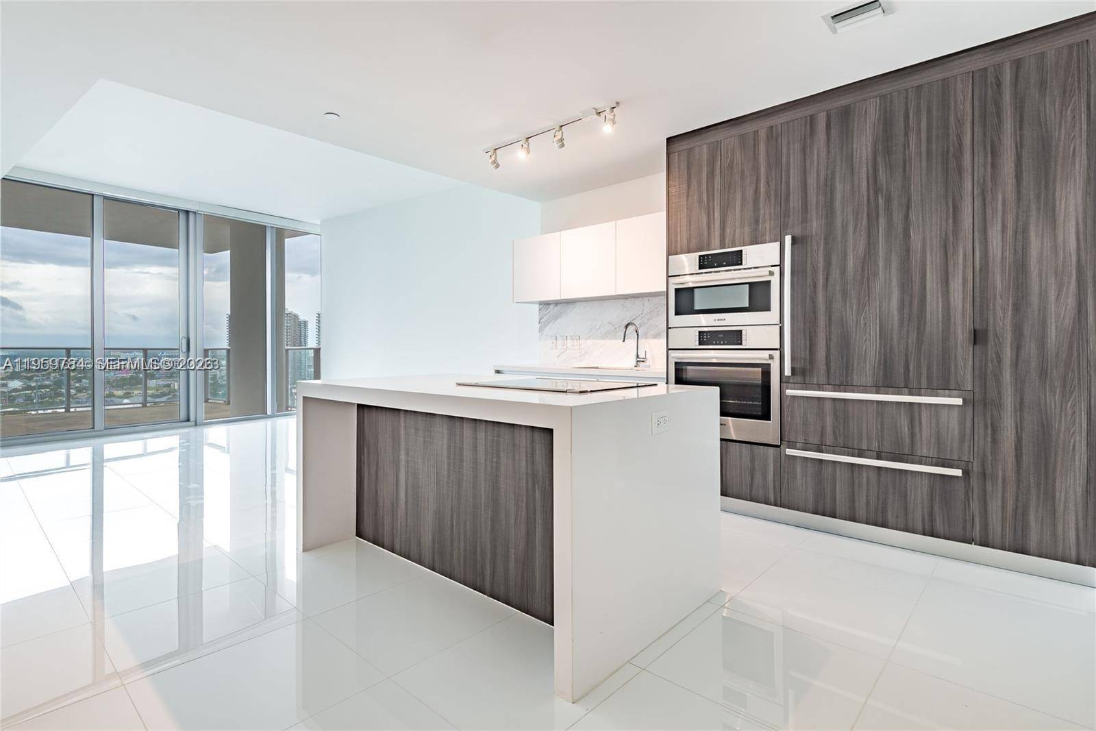 851 NE 1st AveMiami - Condo/Co-Op/Annual,Condo condo unit 2100 - picture