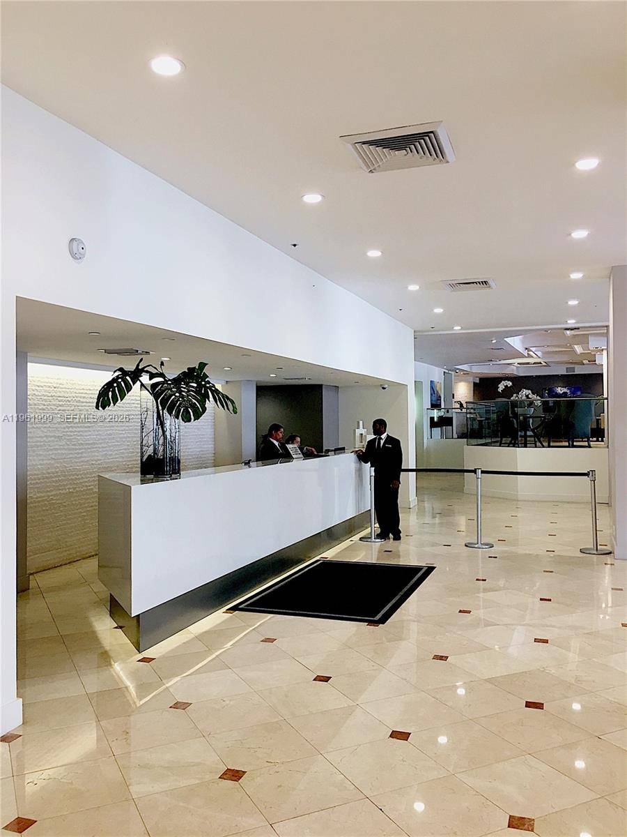 100 Lincoln RdMiami Beach - Condo 5+ Stories,Condo condo unit 303 - picture