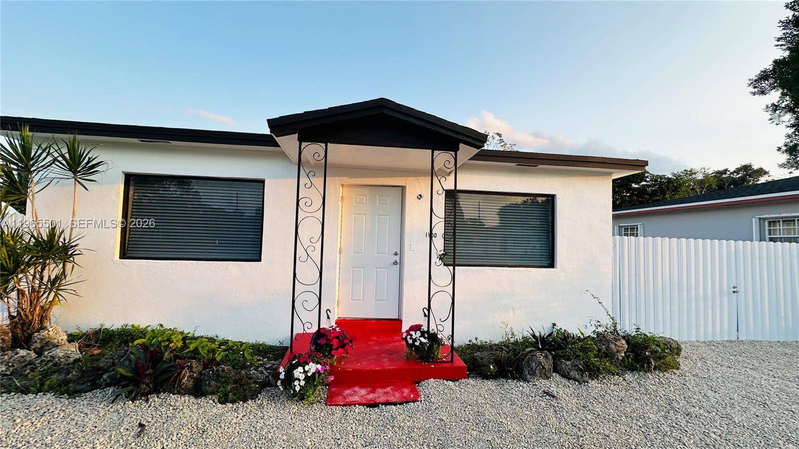 1100 NW 75th StMiami - picture