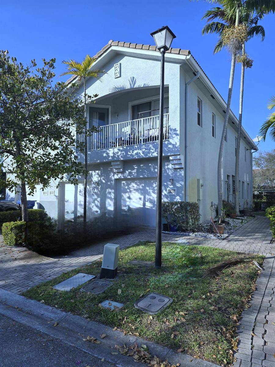 3037 Laurel RidgeRiviera Beach - picture