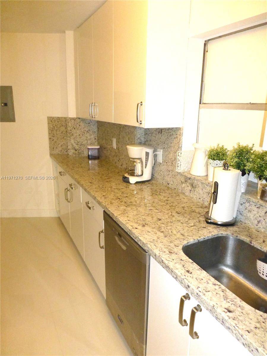 1881 Washington AveMiami Beach - Condo/Co-Op/Annual,Condo condo unit 2E - picture