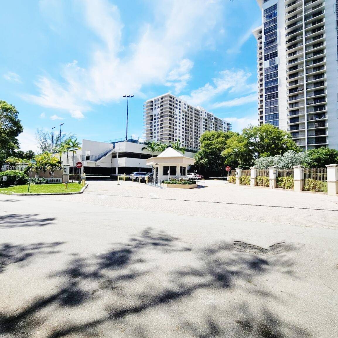 18151 NE 31st CtAventura - Condo 5+ Stories,Condo condo unit 906 - picture