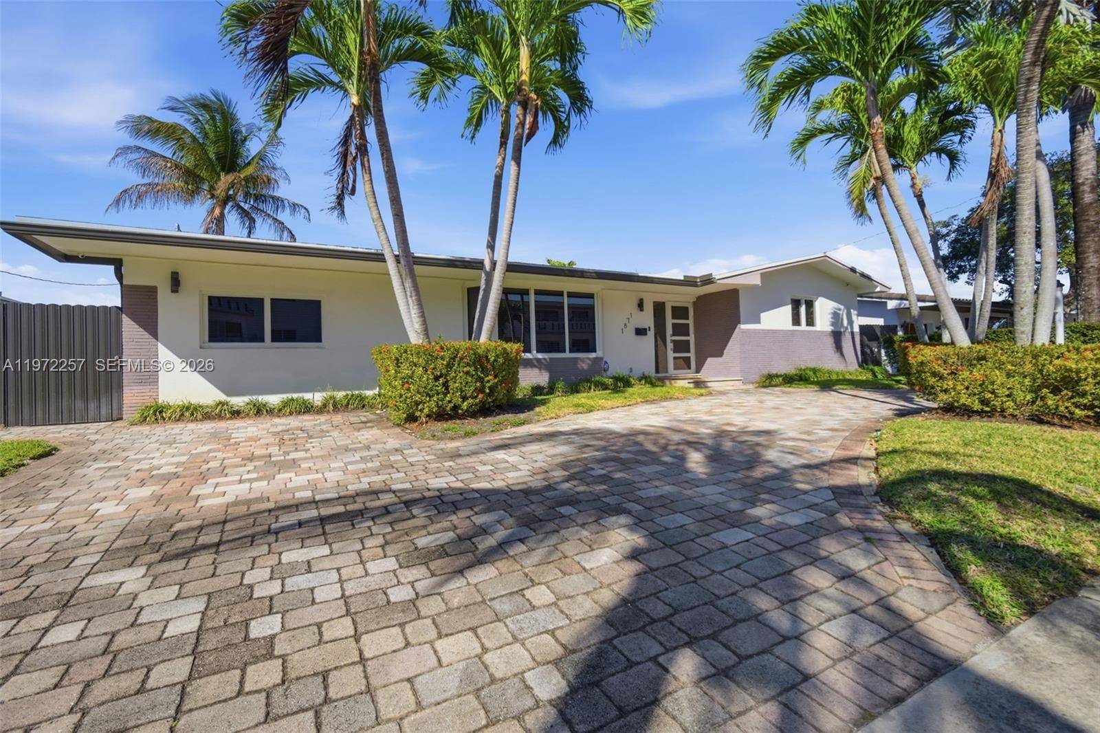 1871 NE 186th StNorth Miami Beach - picture