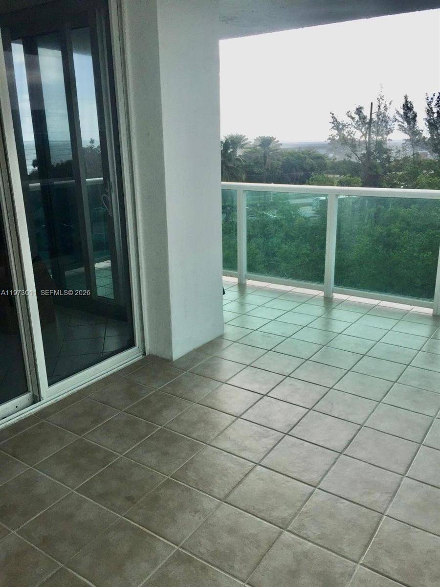 100 Bayview DrSunny Isles Beach - Condo/Co-Op/Annual,Condo condo unit 516 - picture