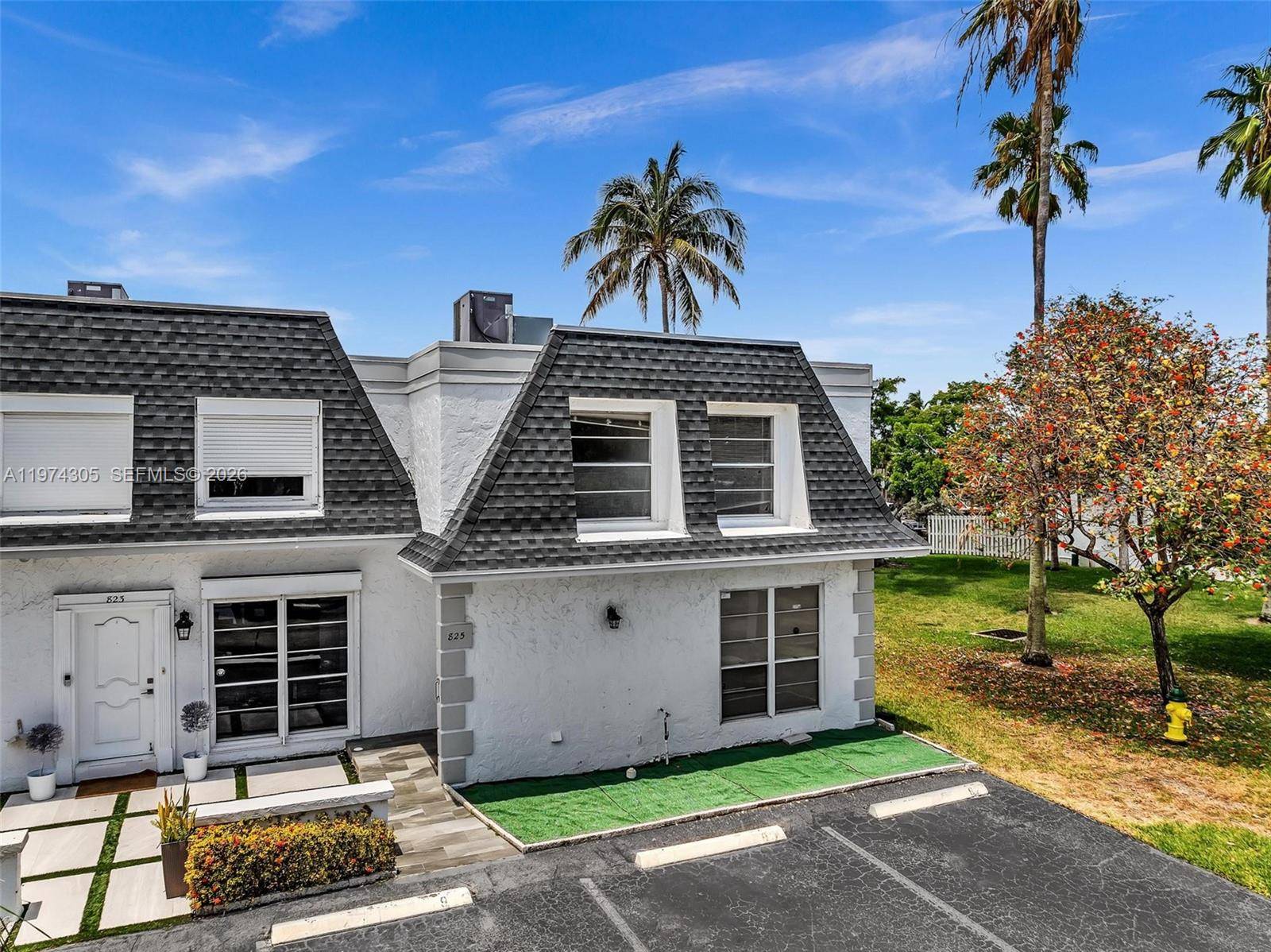 825 NE 26th AveHallandale Beach - picture