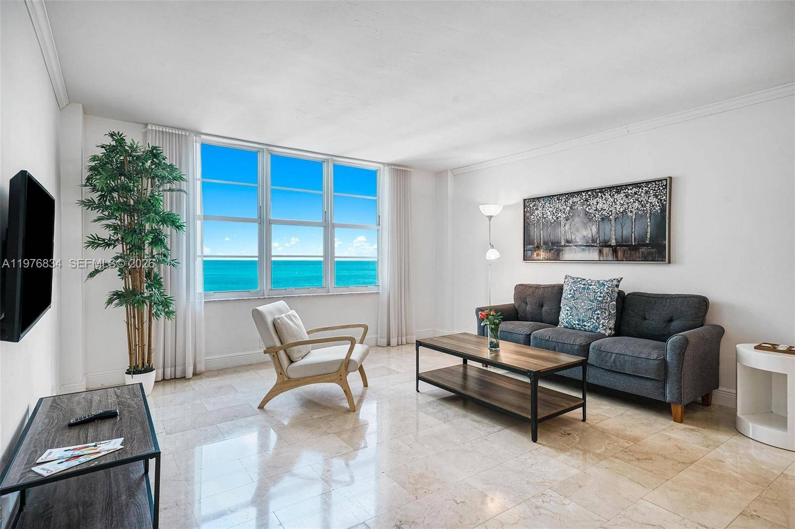 5101 Collins AveMiami Beach - Apartments-Annual,Apartment condo unit 11L - picture