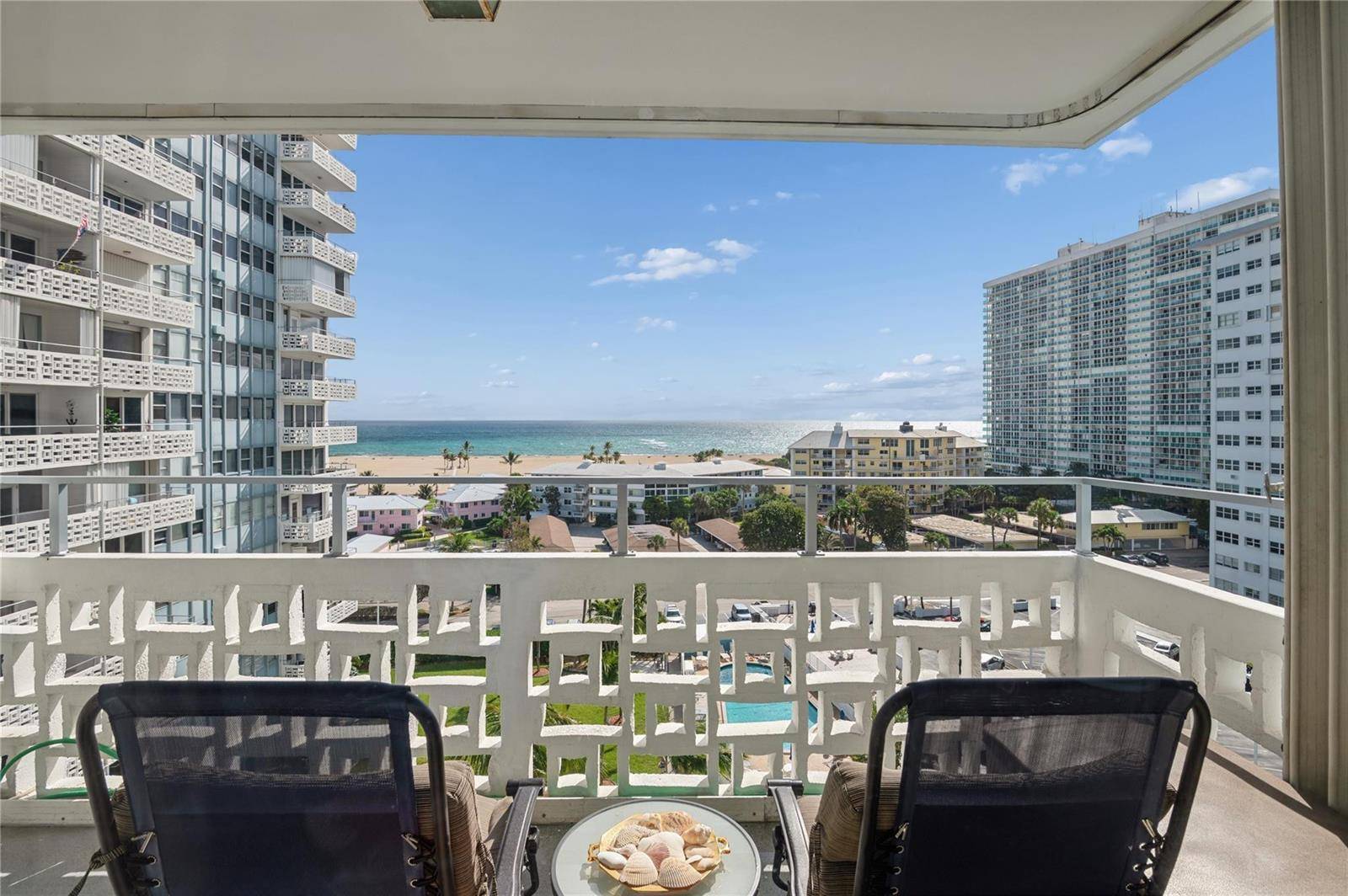 1900 S OceanFort Lauderdale - Co-Op condo unit 910 - picture