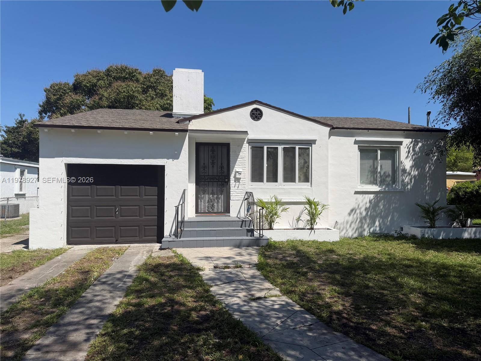 911 NW 45th StMiami - picture