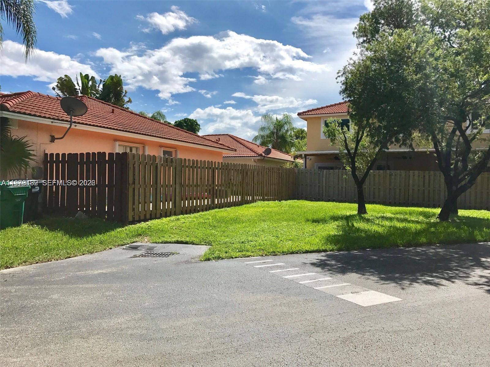5758 NW 97th PlDoral - picture