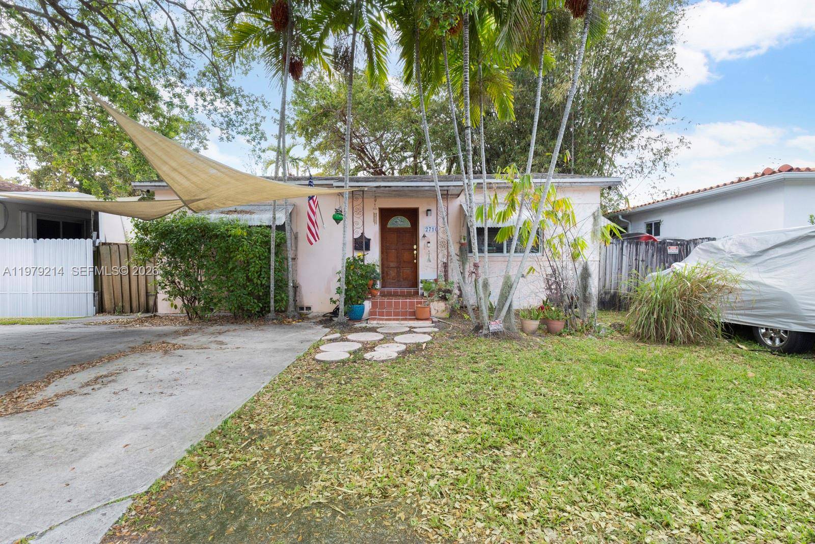 2710 SW 28th CtMiami - picture