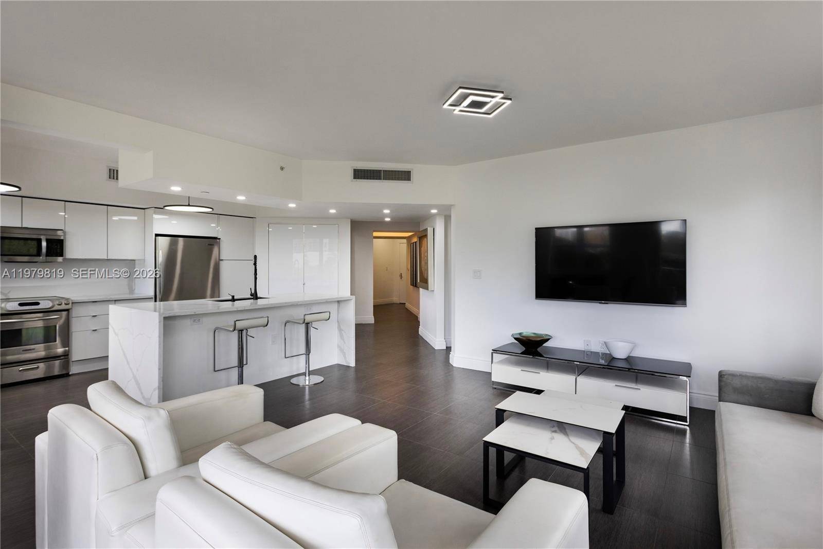 19900 E Country Club DrAventura - Condo/Co-Op/Annual,Condo condo unit 311 - picture