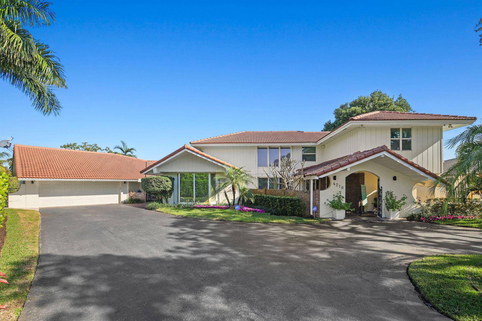 4210 CasperHollywood - picture