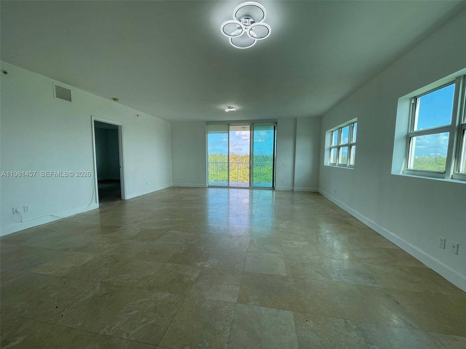 14951 Royal Oaks LnNorth Miami - Condo 5+ Stories,Condo condo unit 709 - picture