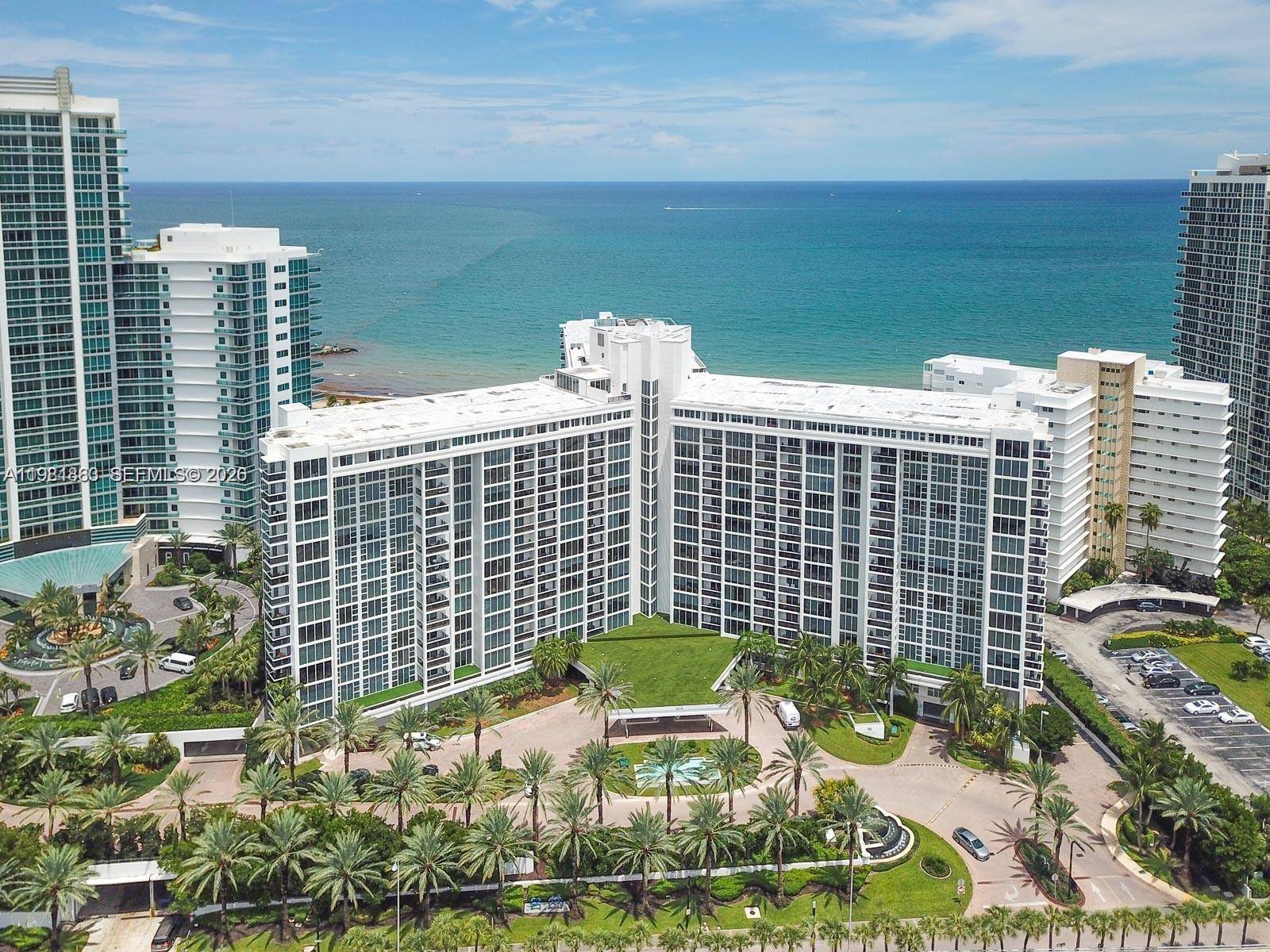 10275 E Collins AveBal Harbour - Apartments-Annual,Condo condo unit 324 - picture