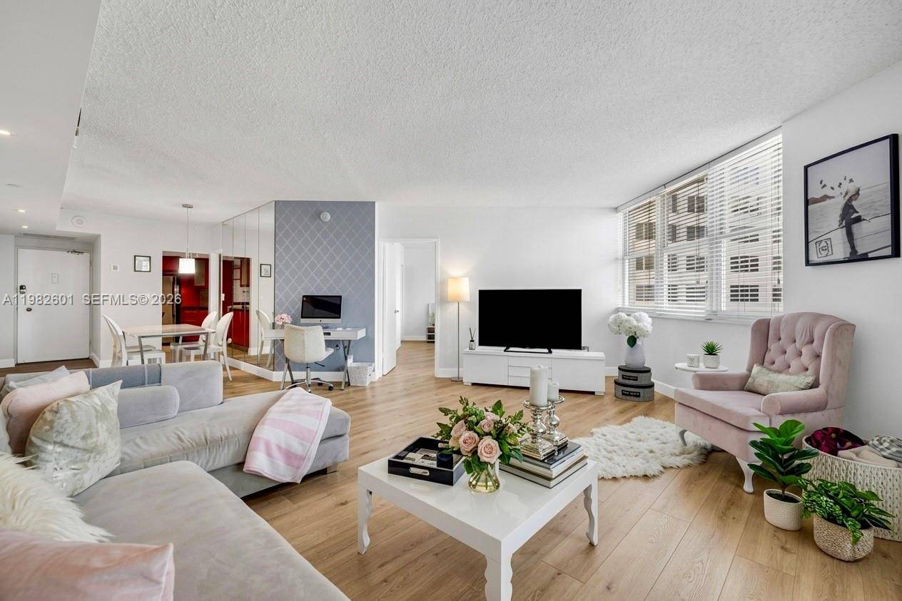 801 Brickell Bay DrMiami - Condo/Co-Op/Annual,Condo condo unit 1262 - picture