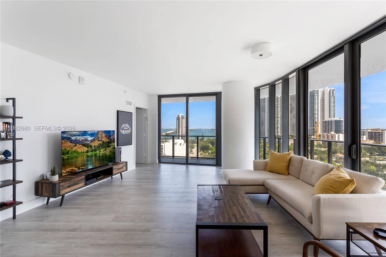 121 NE 34th StMiami - Condo/Co-Op/Annual,Condo condo unit 1204 - picture