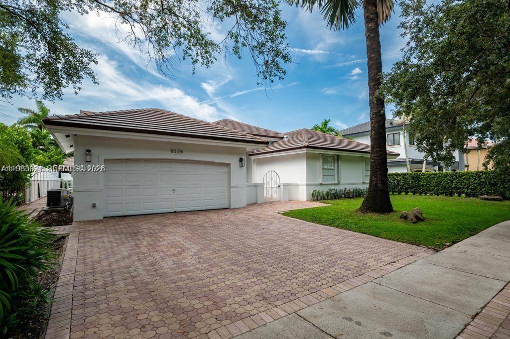 8325 NW 161st TerMiami Lakes - Single Family-Annual,House condo unit 8325 - picture