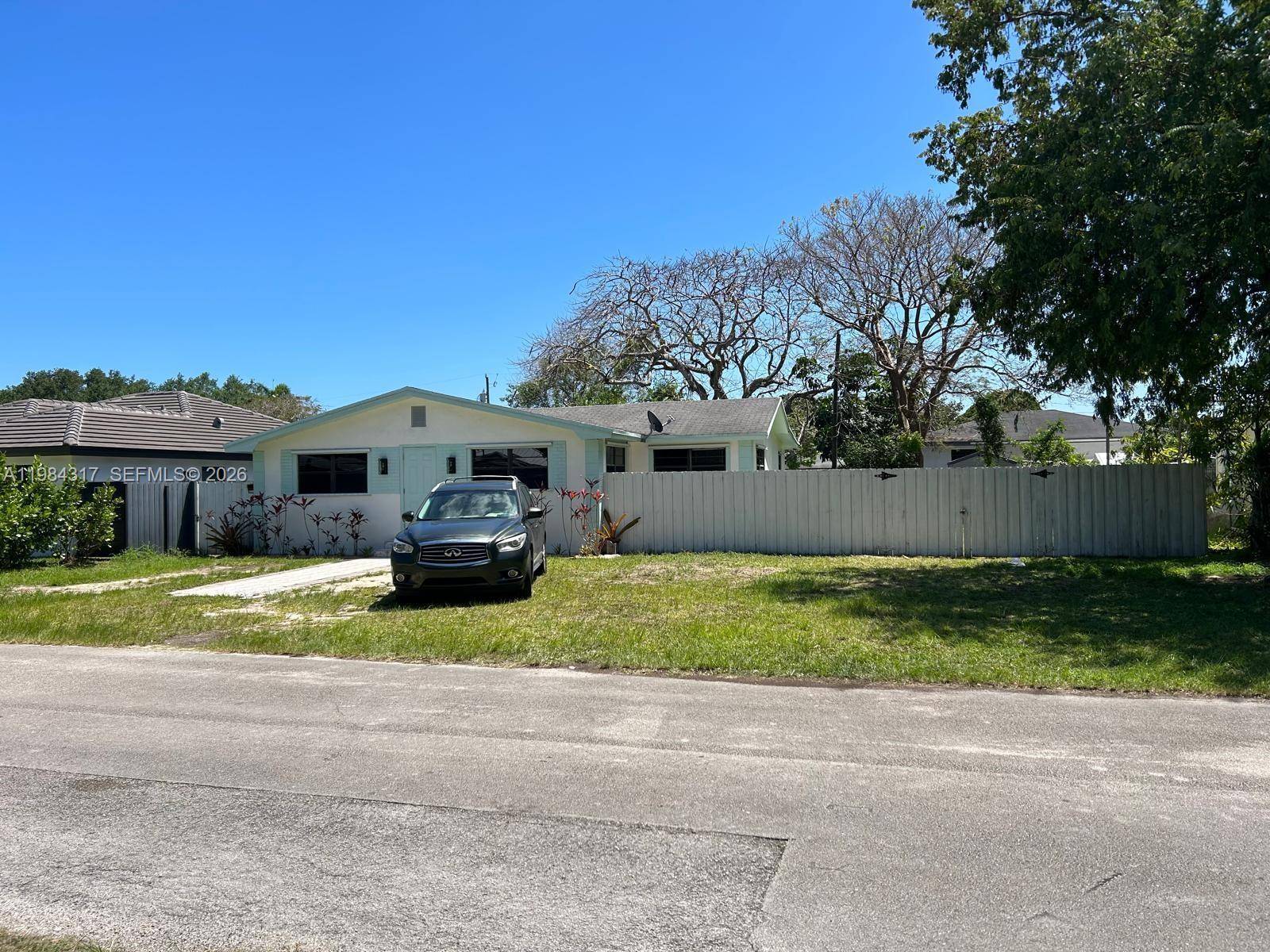 8866 SW 126th StMiami - picture