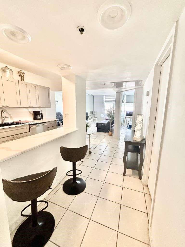 100 Lincoln RdMiami Beach - Condo 5+ Stories,Condo condo unit 825 - picture