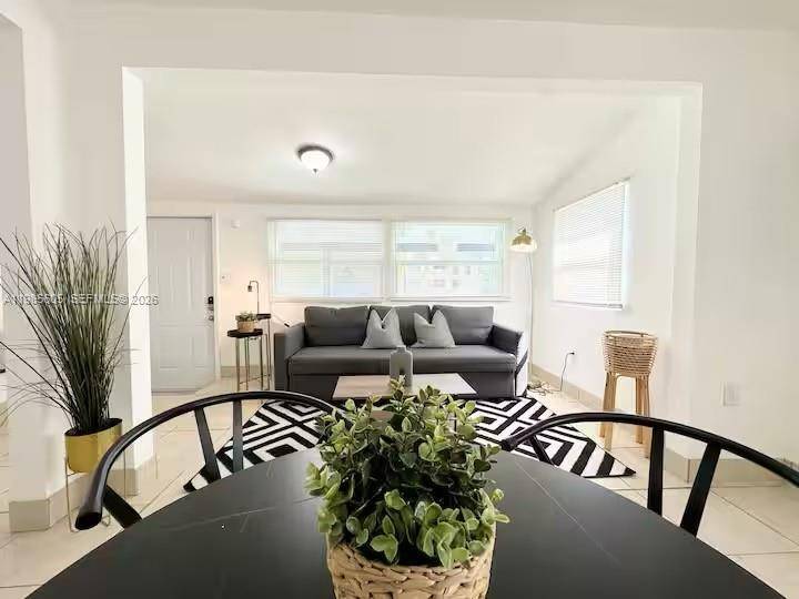 412 NW 95th StMiami - picture