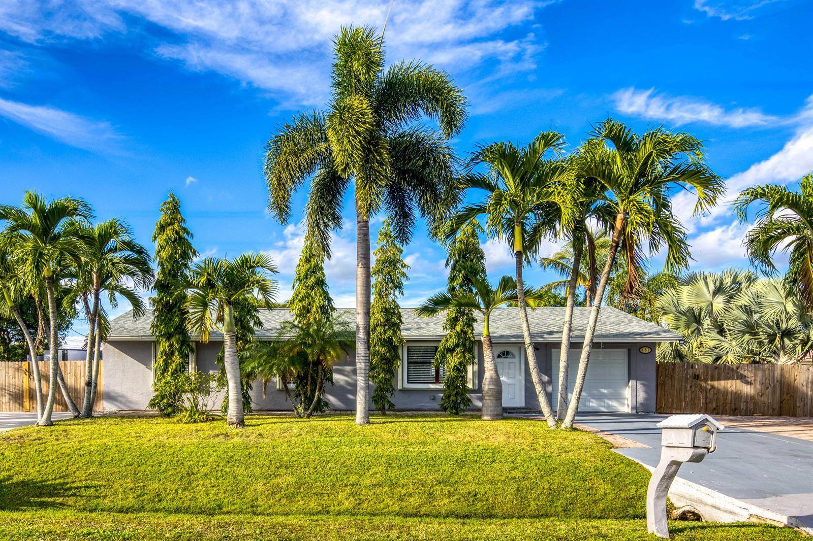 481 SW VoltairPort St. Lucie - picture