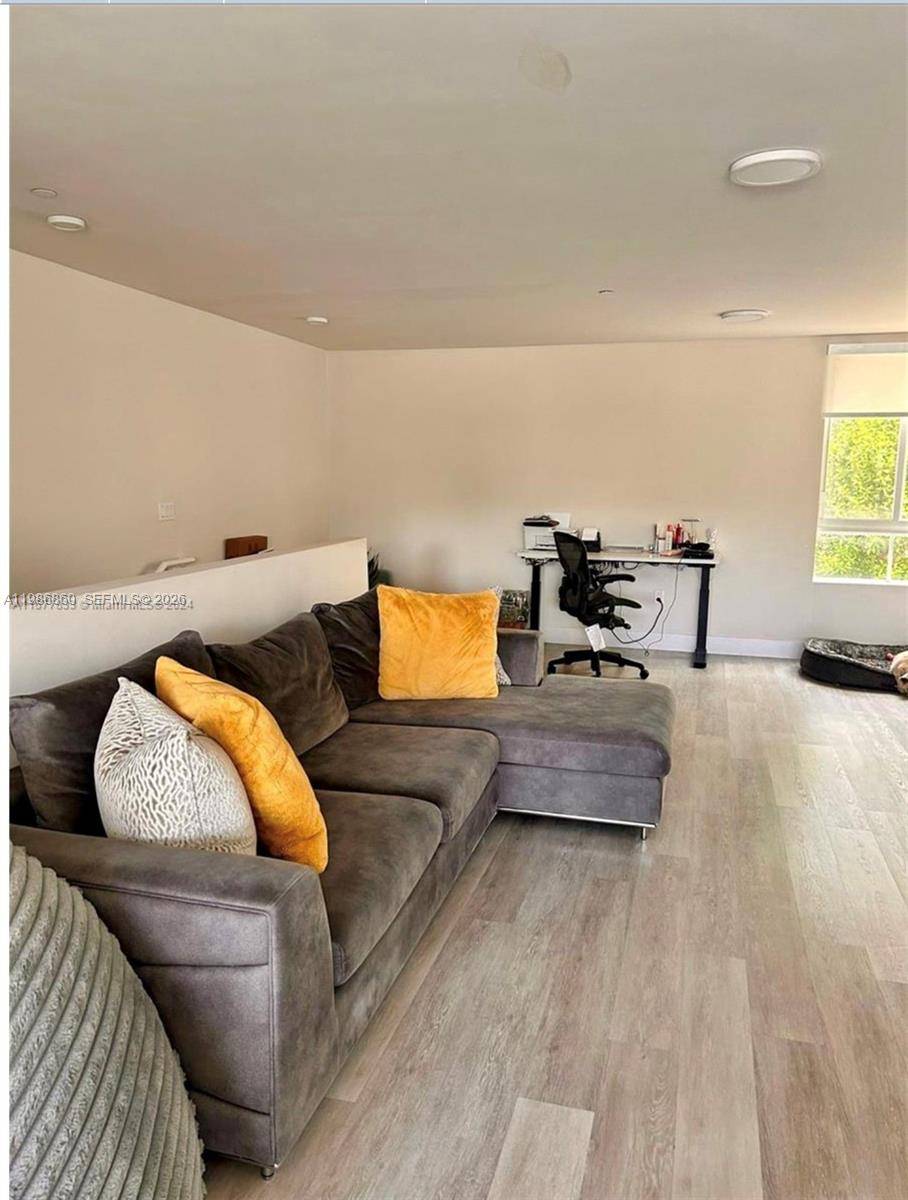 2561 NE 193rd StMiami - Condo/Co-Op/Annual,Condo condo unit 1201 - picture