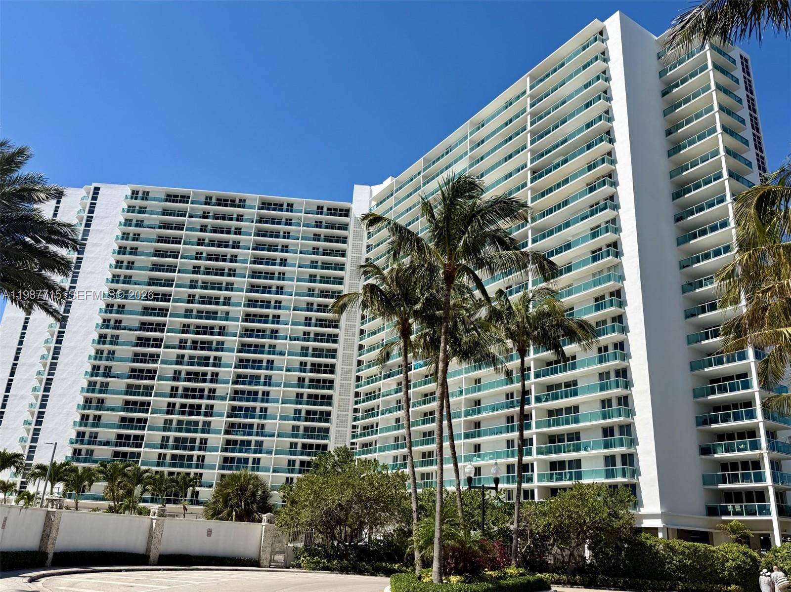 100 Bayview DrSunny Isles Beach - Condo/Co-Op/Annual,Condo condo unit 528 - picture