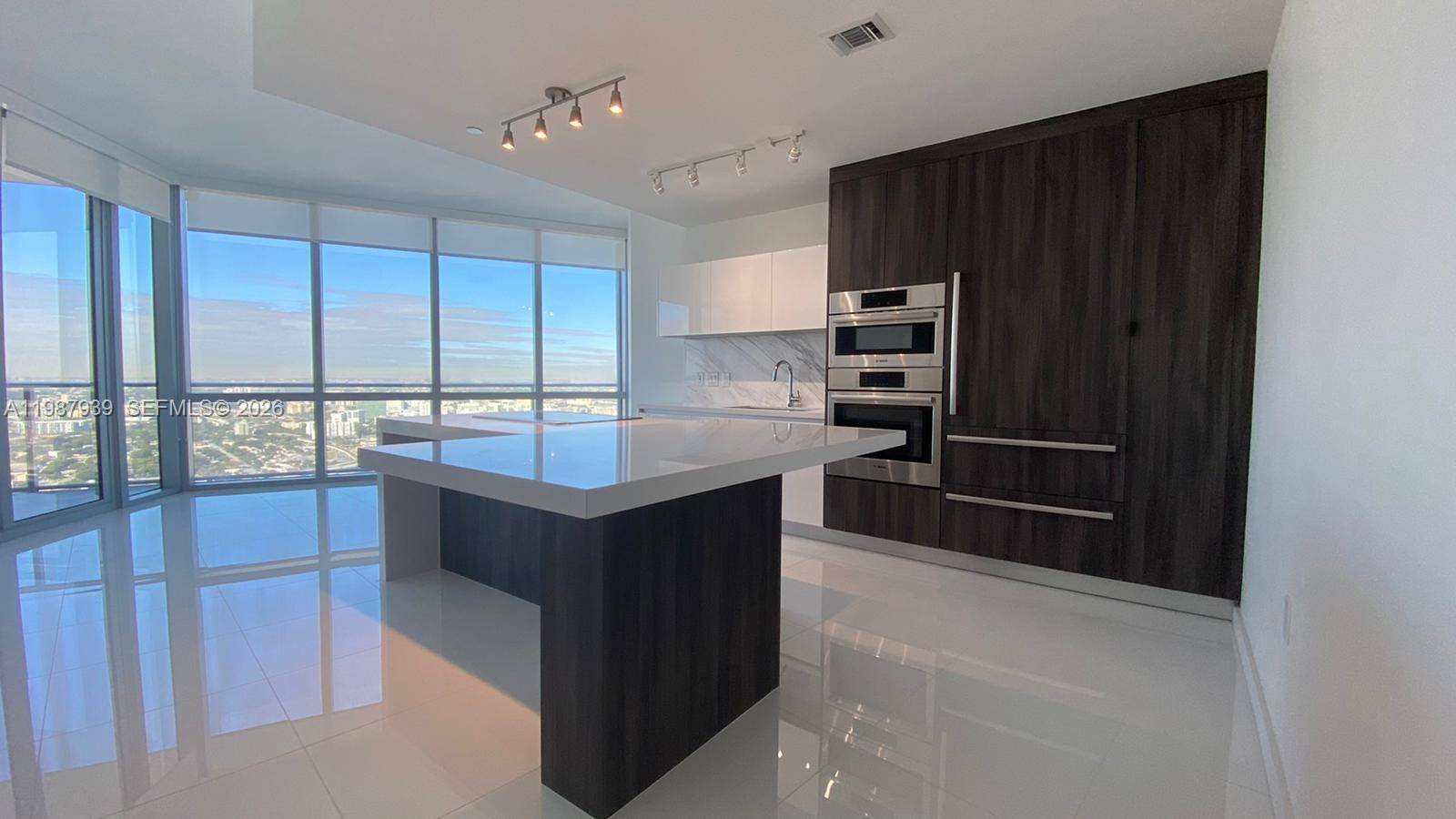 851 NE 1st AveMiami - Condo/Co-Op/Annual,Condo condo unit 4604 - picture