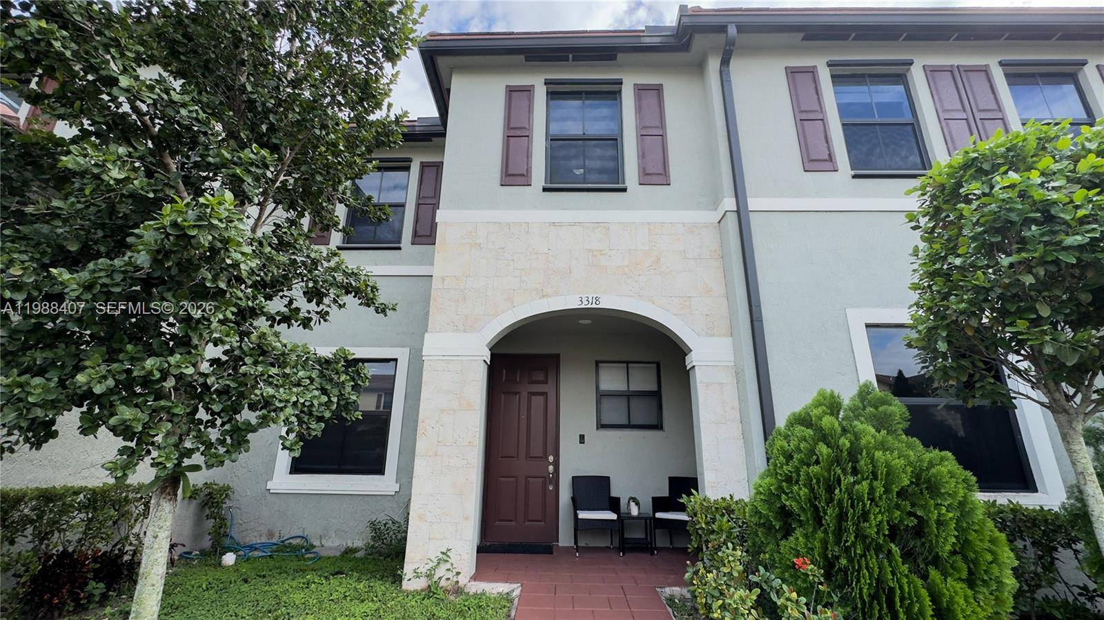 3318 W 106th TerHialeah - picture