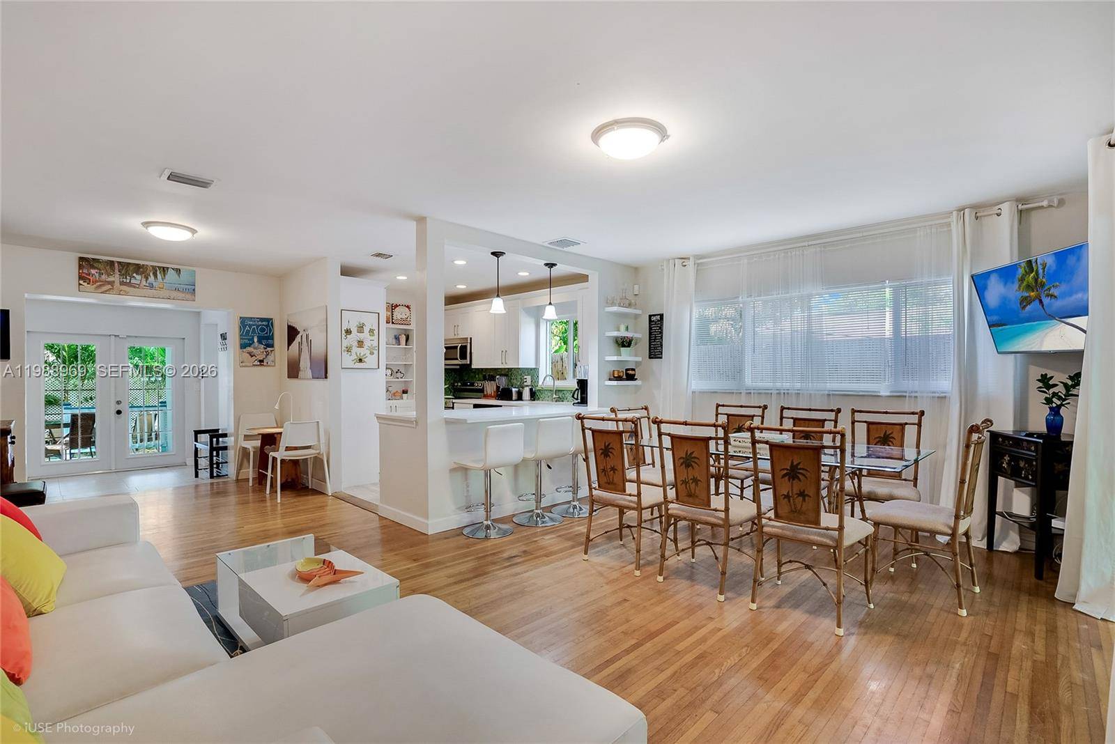 113 SW 2nd StHallandale Beach - picture