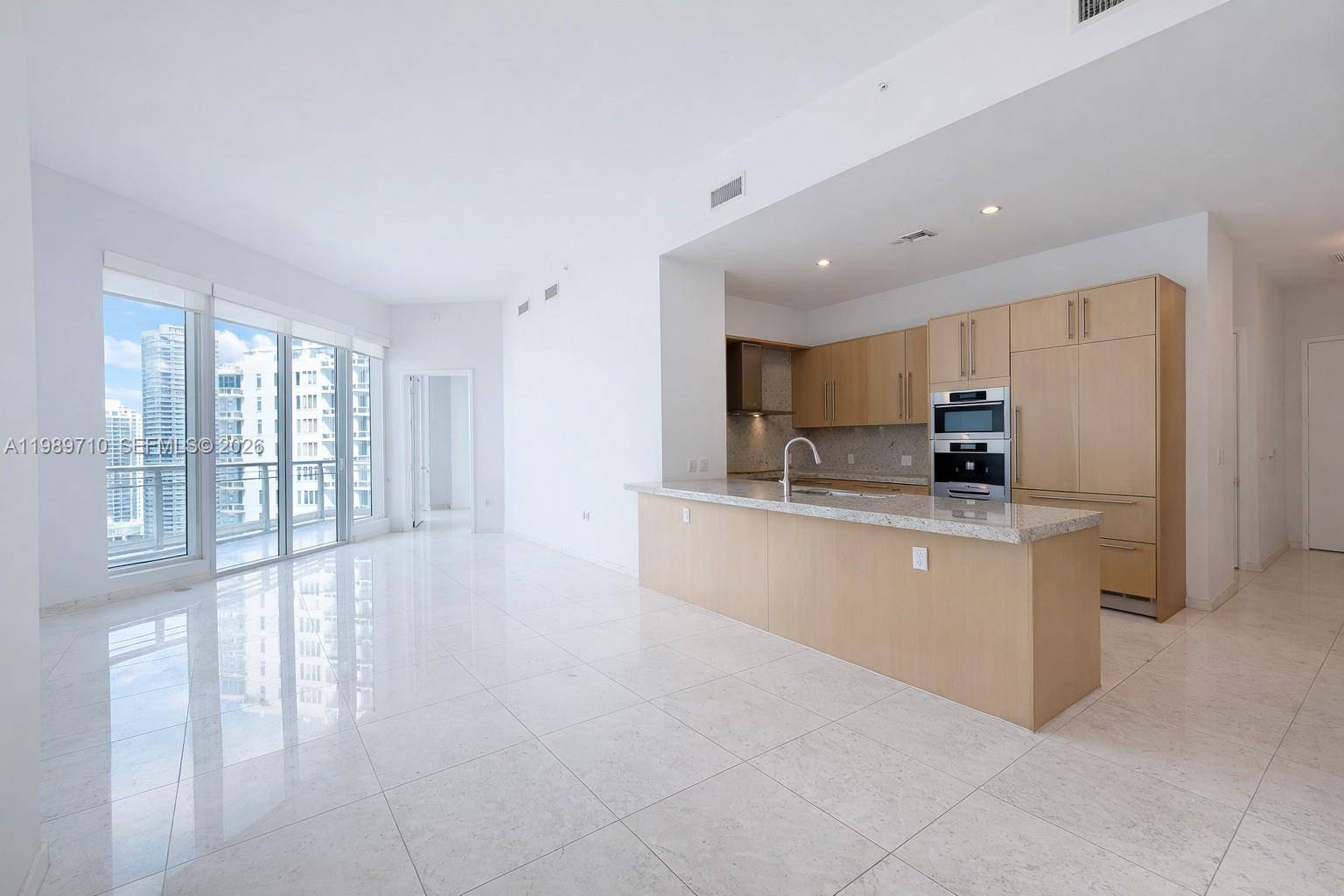 900 Brickell Key BlvdMiami - Condo/Co-Op/Annual,Condo condo unit 2505 - picture