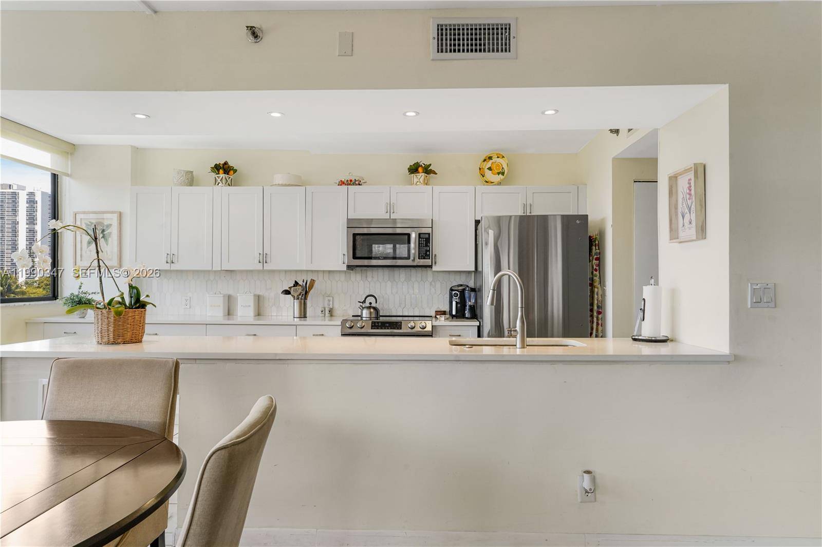 20185 E Country Club DrAventura - Condo/Co-Op/Annual,Condo condo unit 405 - picture