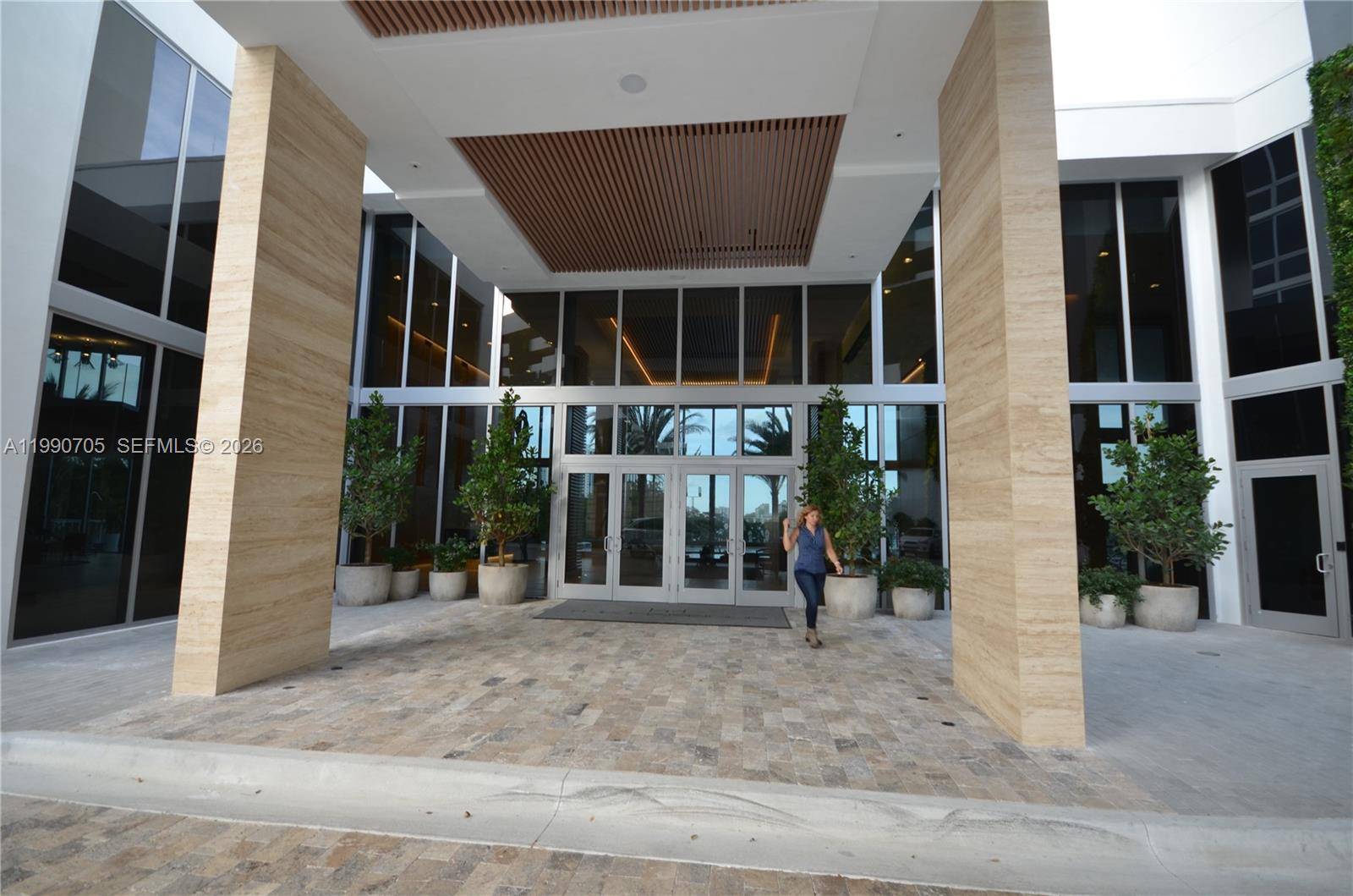 16385 Biscayne BlvdNorth Miami Beach - Condo/Co-Op/Annual,Condo condo unit 518 - picture