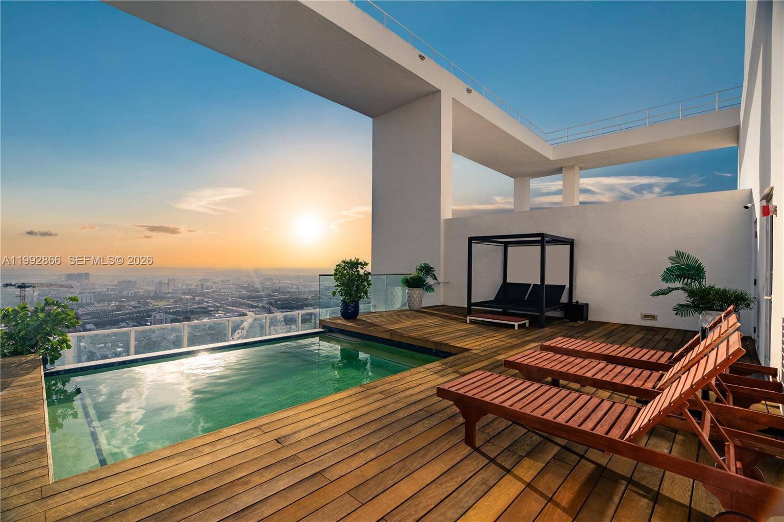 1040 Biscayne BlvdMiami - Condo/Co-Op/Annual,Condo condo unit PH-4607 - picture