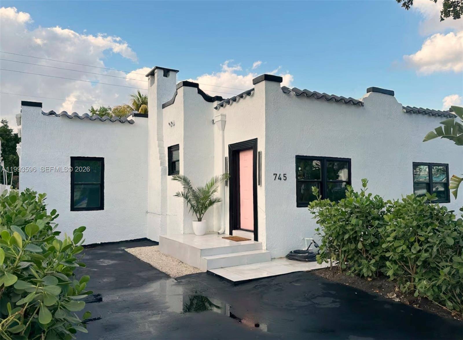 745 NW 47th TerMiami - picture