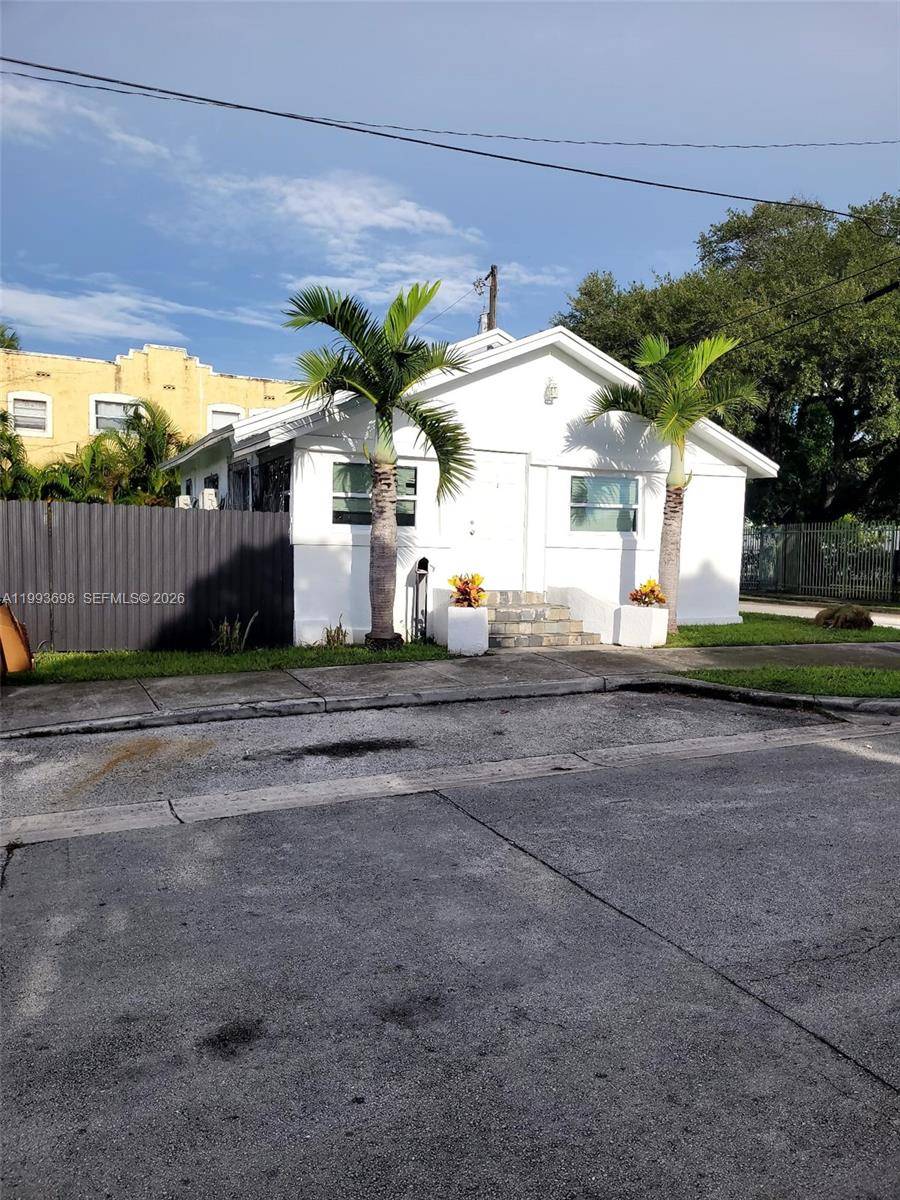 5720 NE Miami PlMiami - picture