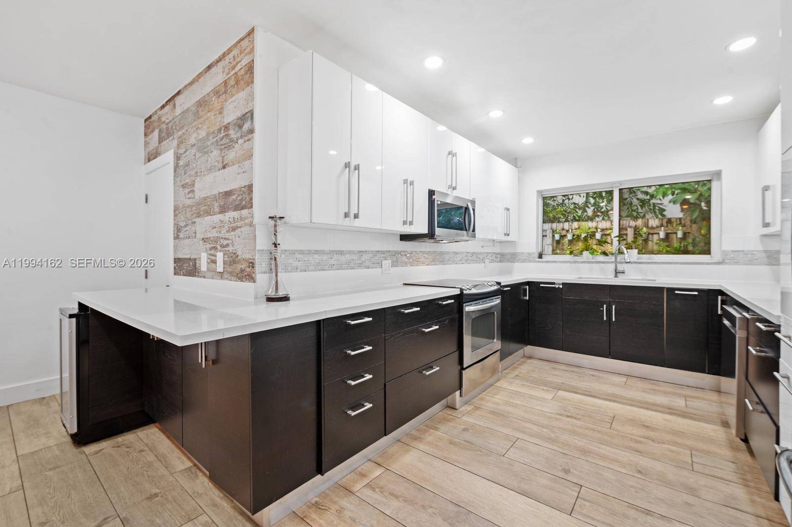 3551 E Glencoe StMiami - picture