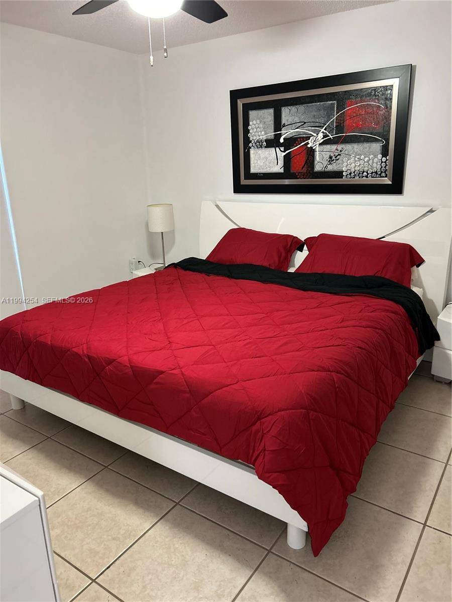 17801 N Bay RdSunny Isles Beach - Condo/Co-Op/Seasonal,Condo condo unit 203 - picture