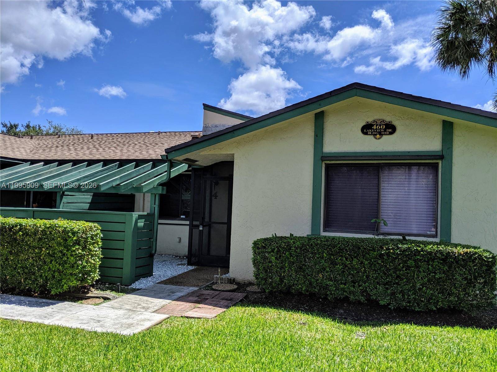 460 Lakeview DrWeston - Townhouse/Villa-Annual,Condo condo unit 4 - picture
