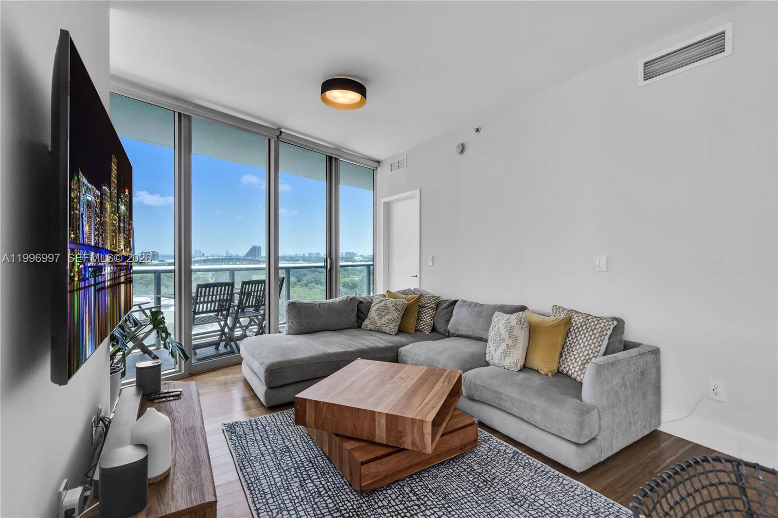 888 Biscayne BoulevardMiami - Condo 5+ Stories,Condo condo unit 812 - picture