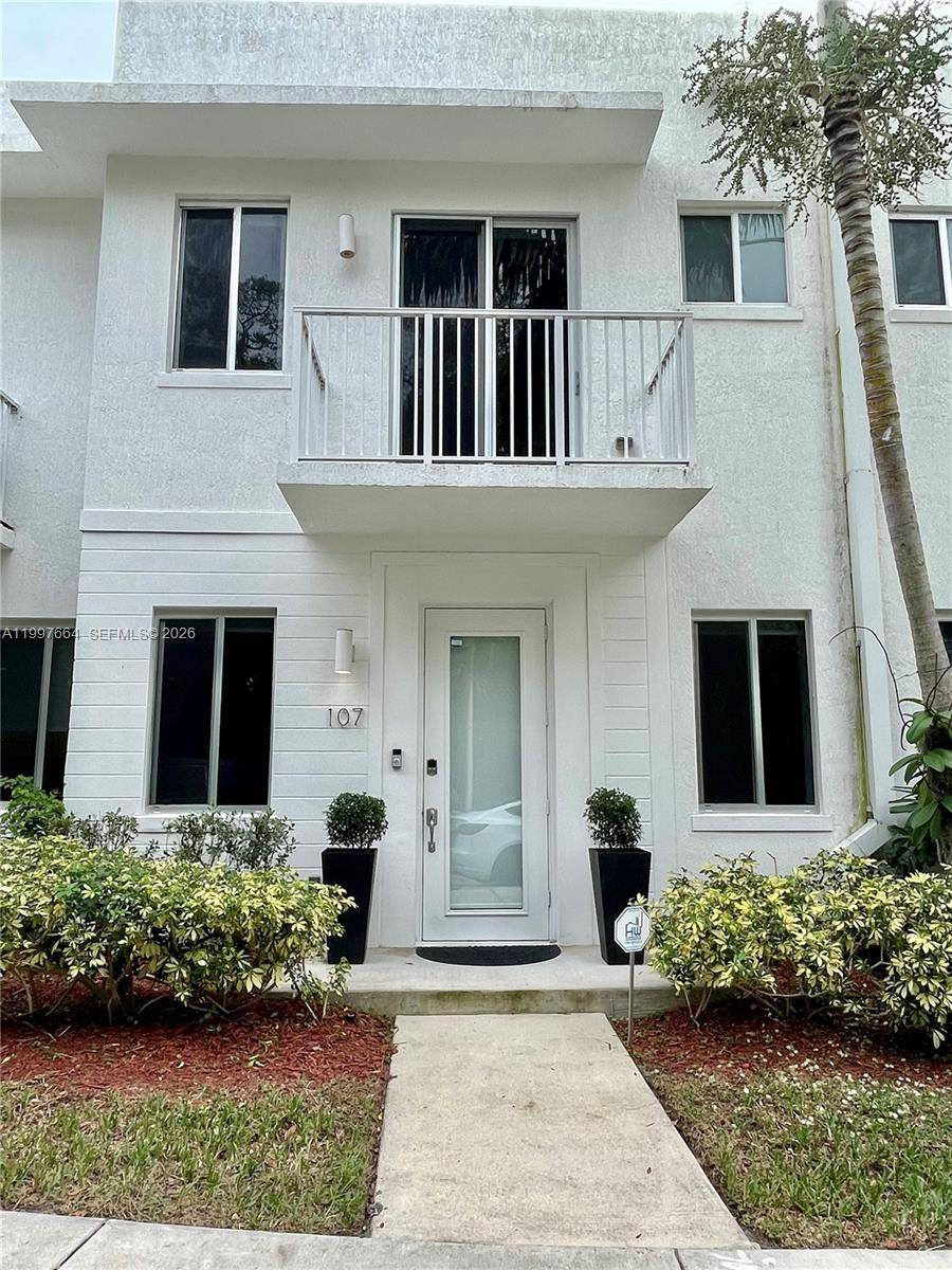 2621 NE 212th TerMiami - Townhouse/Villa-Annual,Townhouse condo unit 211 - picture