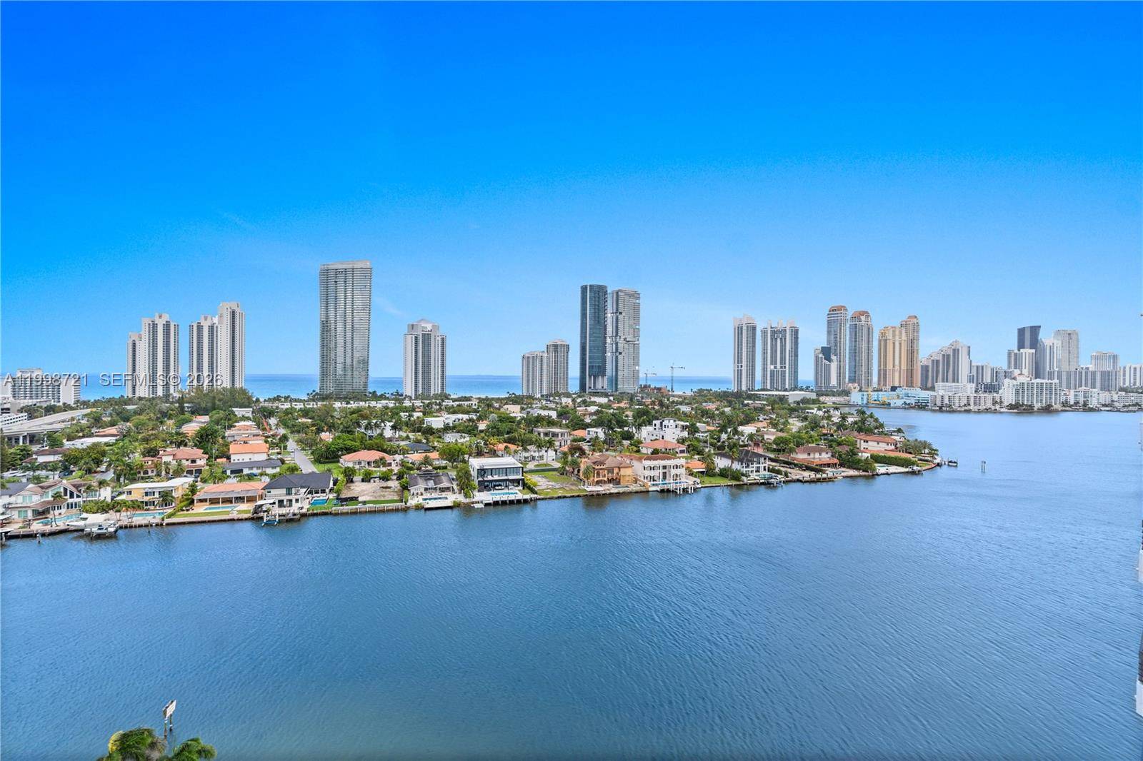 19101 NE 36th CtAventura - Condo/Co-Op/Annual,Condo condo unit 1811 - picture