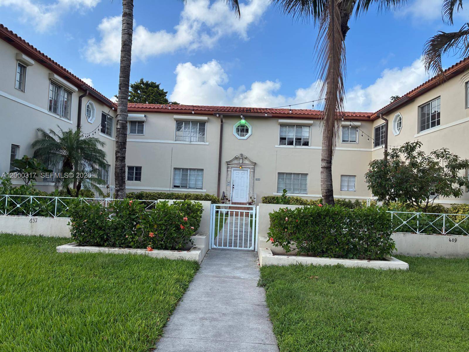 689 NE 92nd StMiami Shores - Condo 1-4 Stories,Condo condo unit 11G - picture